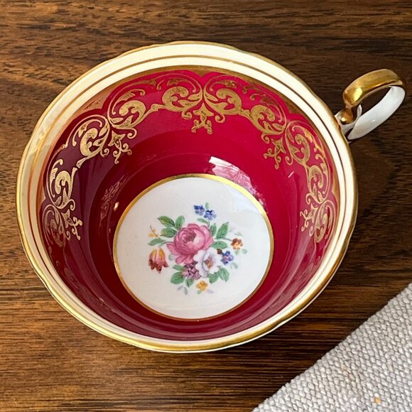 Aynsley England Bone China Tea Cup Ruby Red Floral Center 882 - Picture 1 of 16